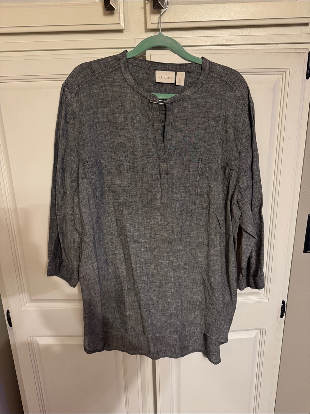 Chico's Gray Long-Sleeve Pullover Shirt